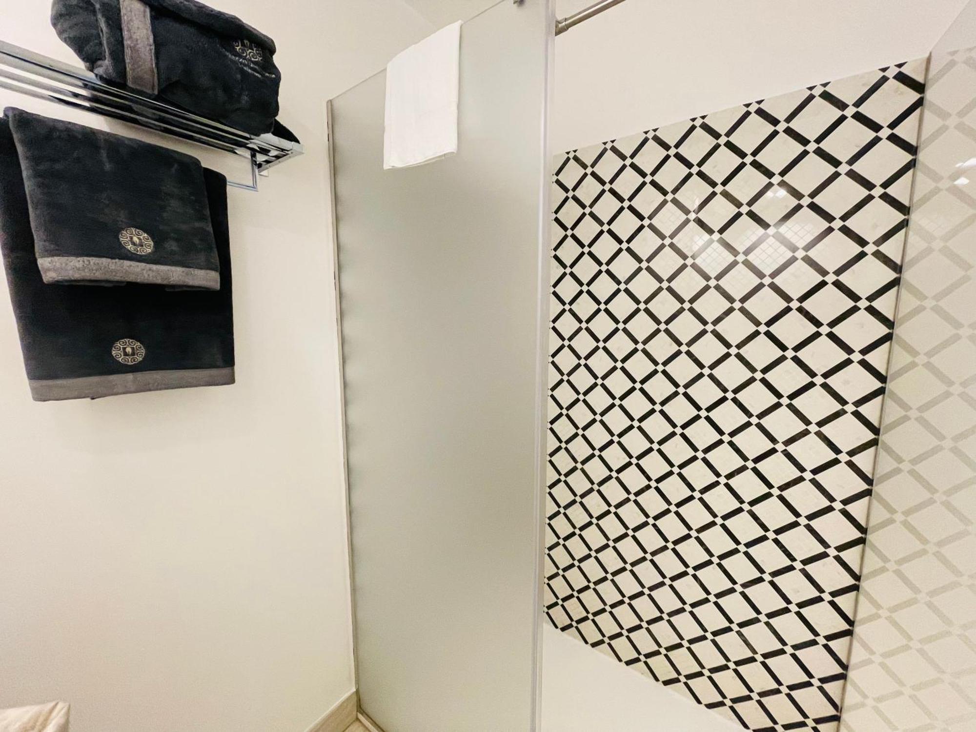 Palazzo Del Poeta - Dimora Contemporanea Gasthof 2*