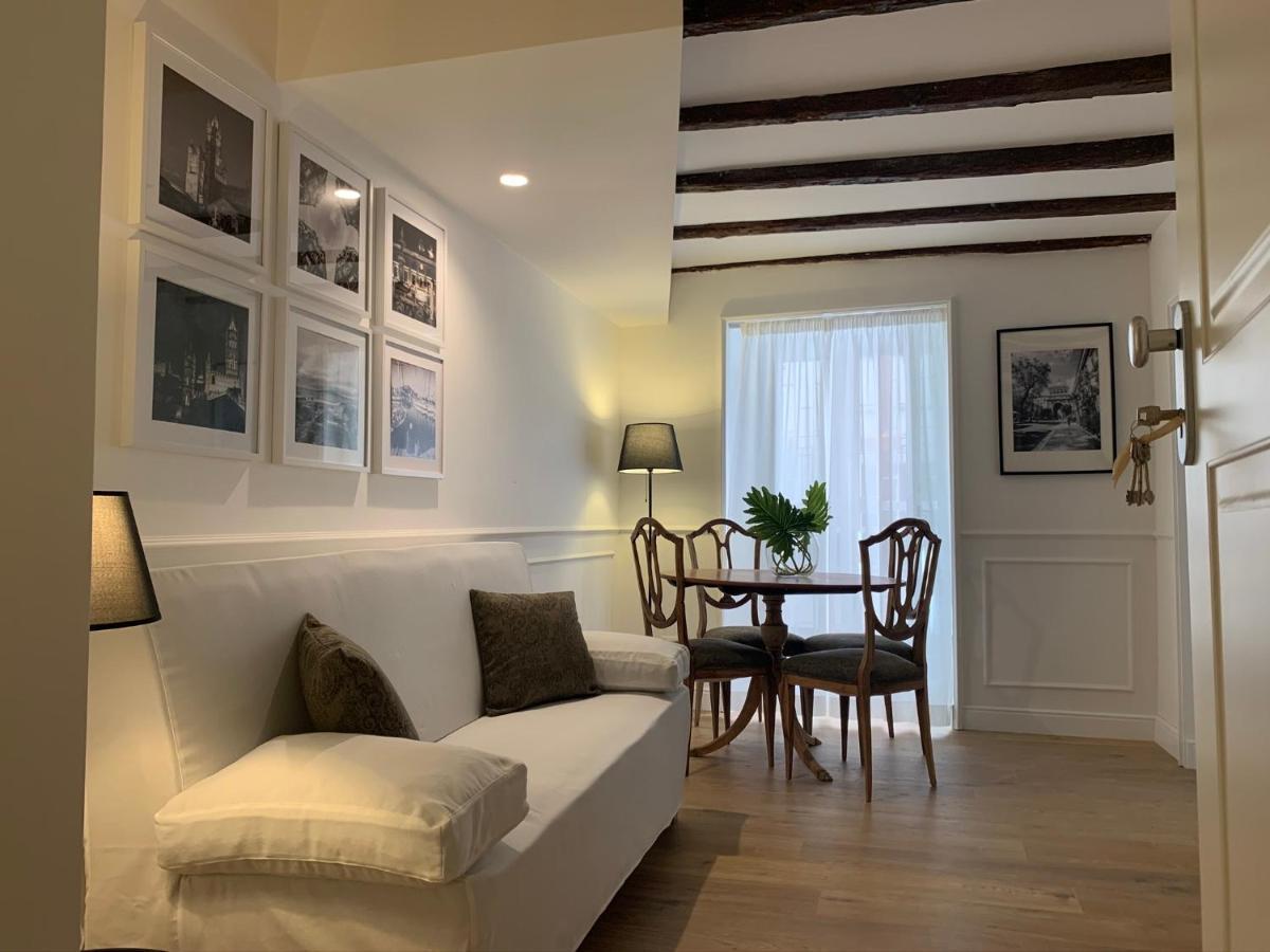 Casa de hóspedes Palazzo Del Poeta - Dimora Contemporanea 2*